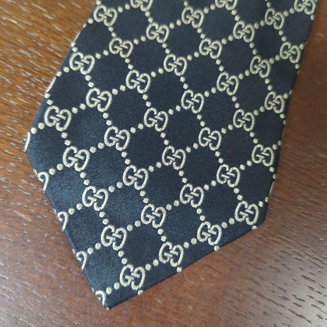 GUCCI GGロゴ　紋章入りシルクネクタイ