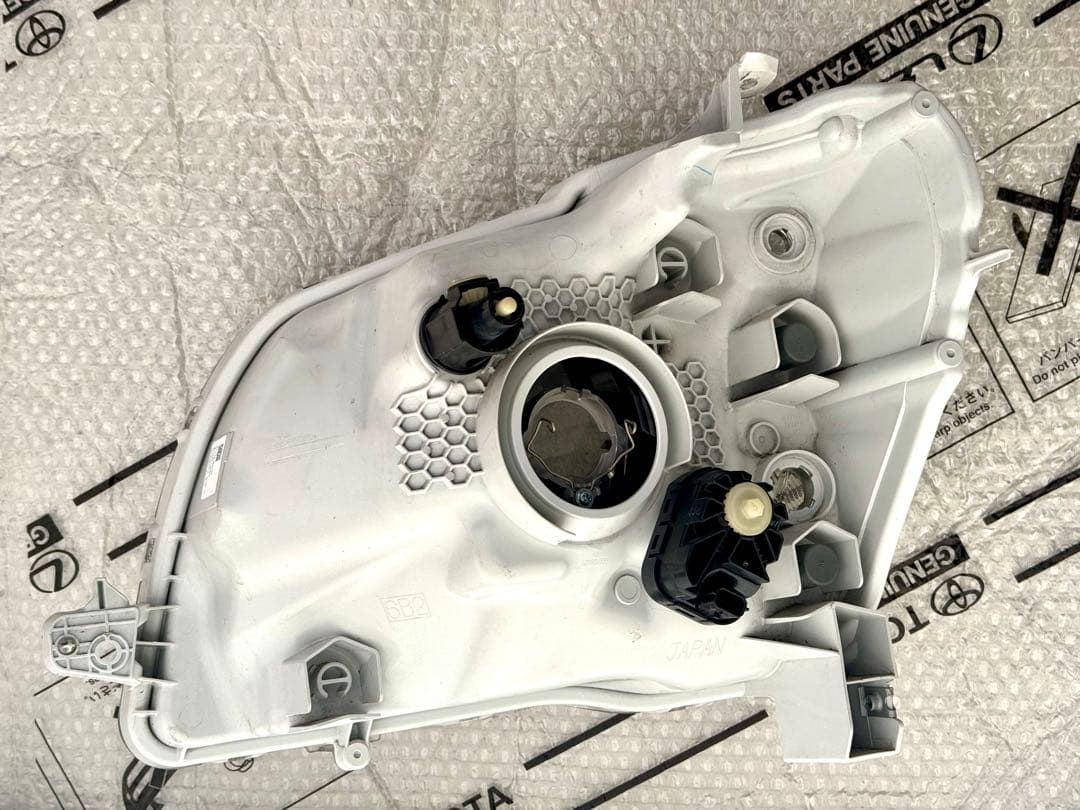【美品】ダイハツタント LA600S ハロゲンヘッドライト　右(運転席側)のみ