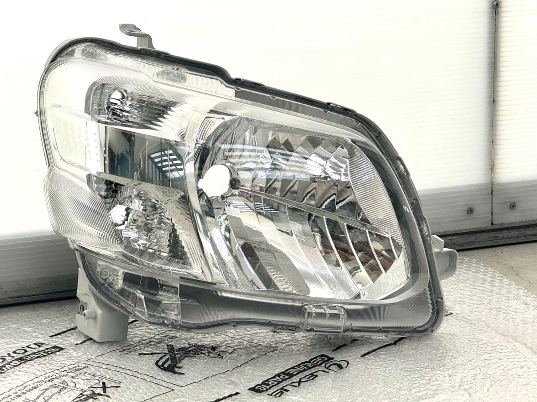 【美品】ダイハツタント LA600S ハロゲンヘッドライト　右(運転席側)のみ