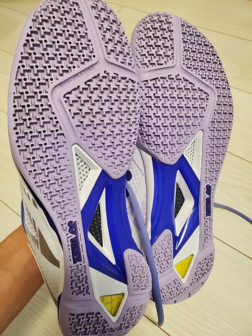 あにゃ～にゃ　美品　YONEX パワークッションエクリプションZウィメン