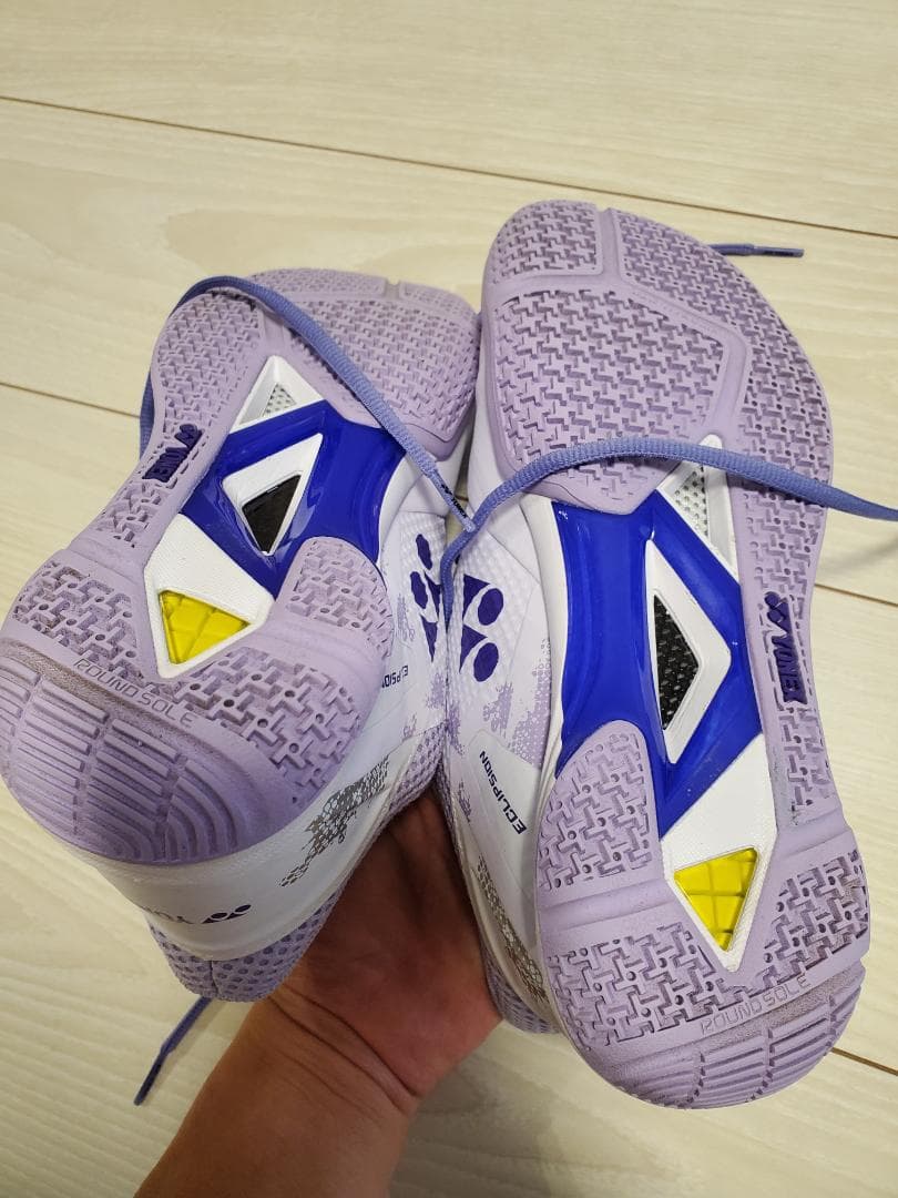 あにゃ～にゃ　美品　YONEX パワークッションエクリプションZウィメン