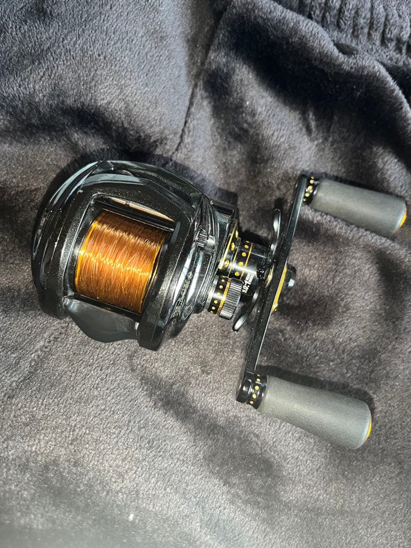Abu Garcia ベイトリール オレンジスプール付き