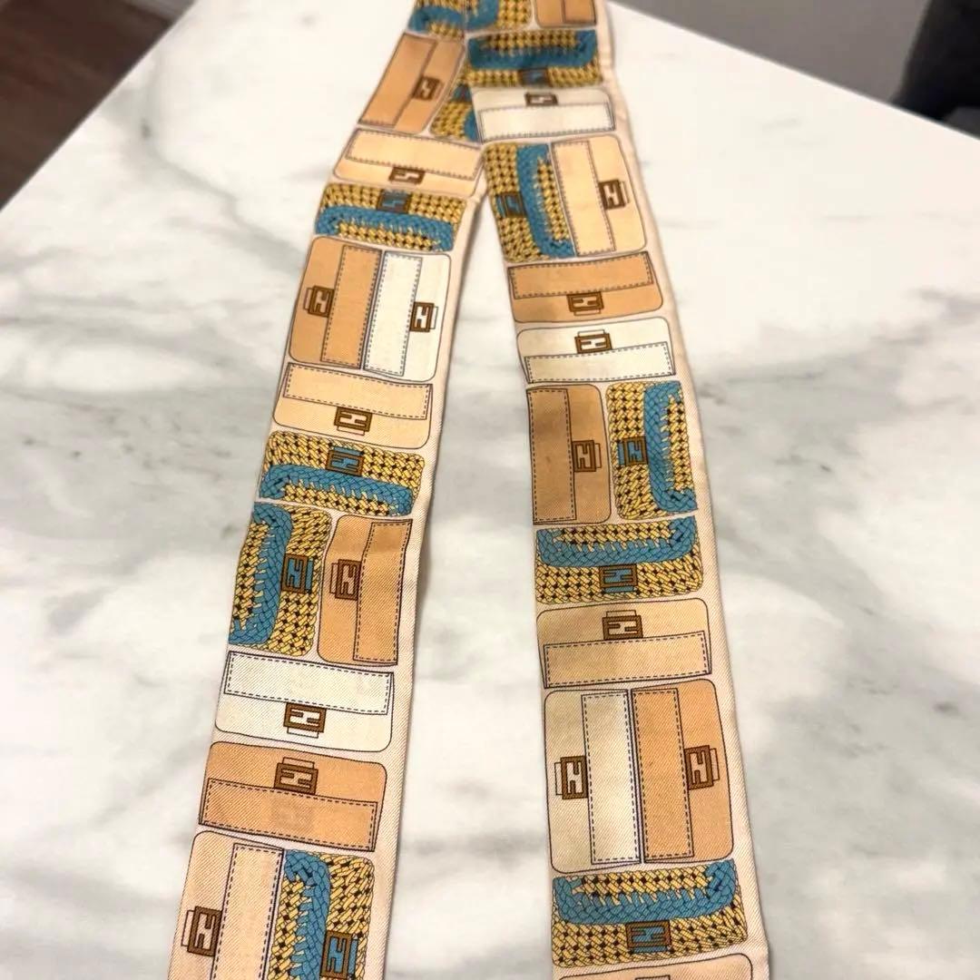 FENDI　フェンディ　マンマバケット柄　ラッピー　FFロゴ　ズッカ　スカーフ