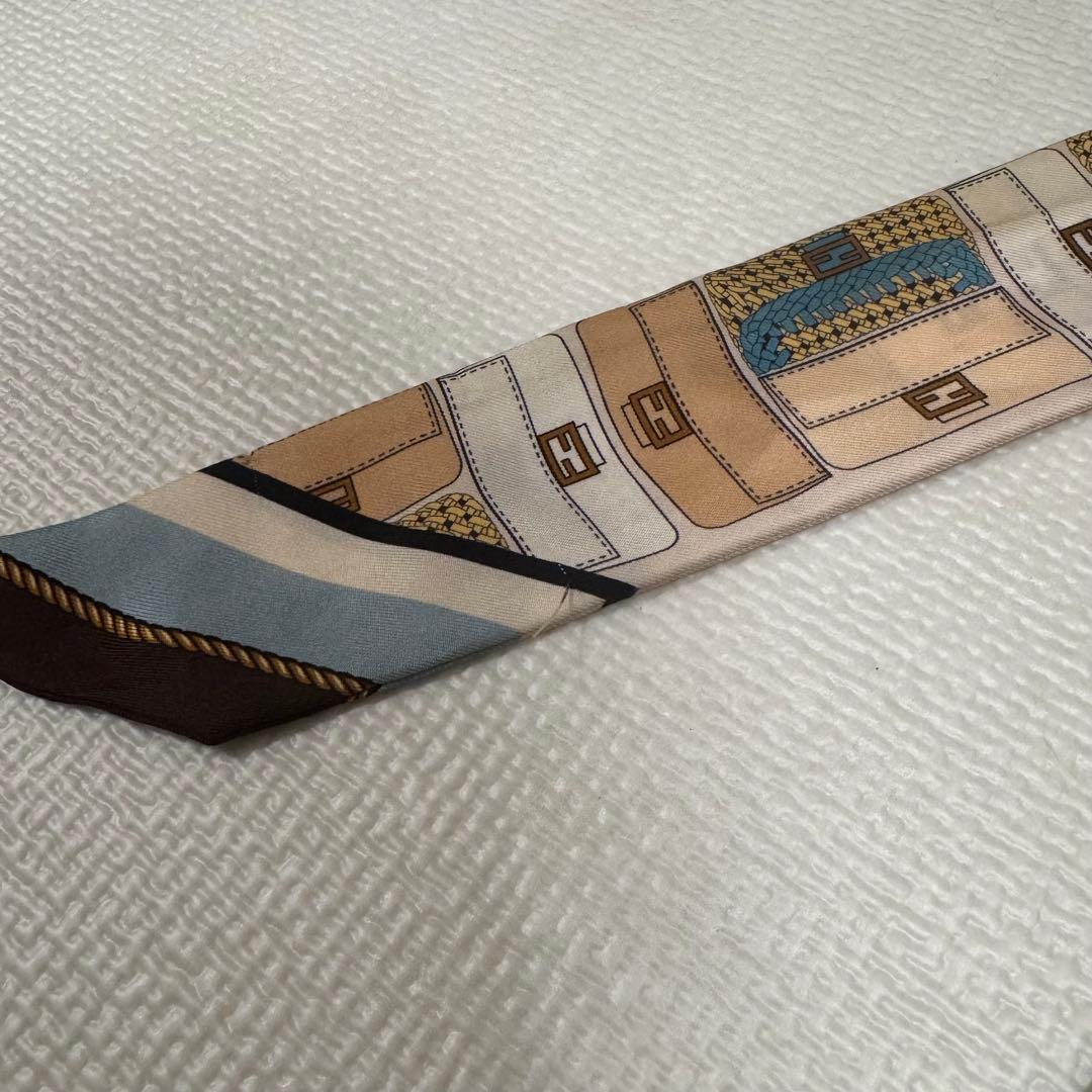 FENDI　フェンディ　マンマバケット柄　ラッピー　FFロゴ　ズッカ　スカーフ