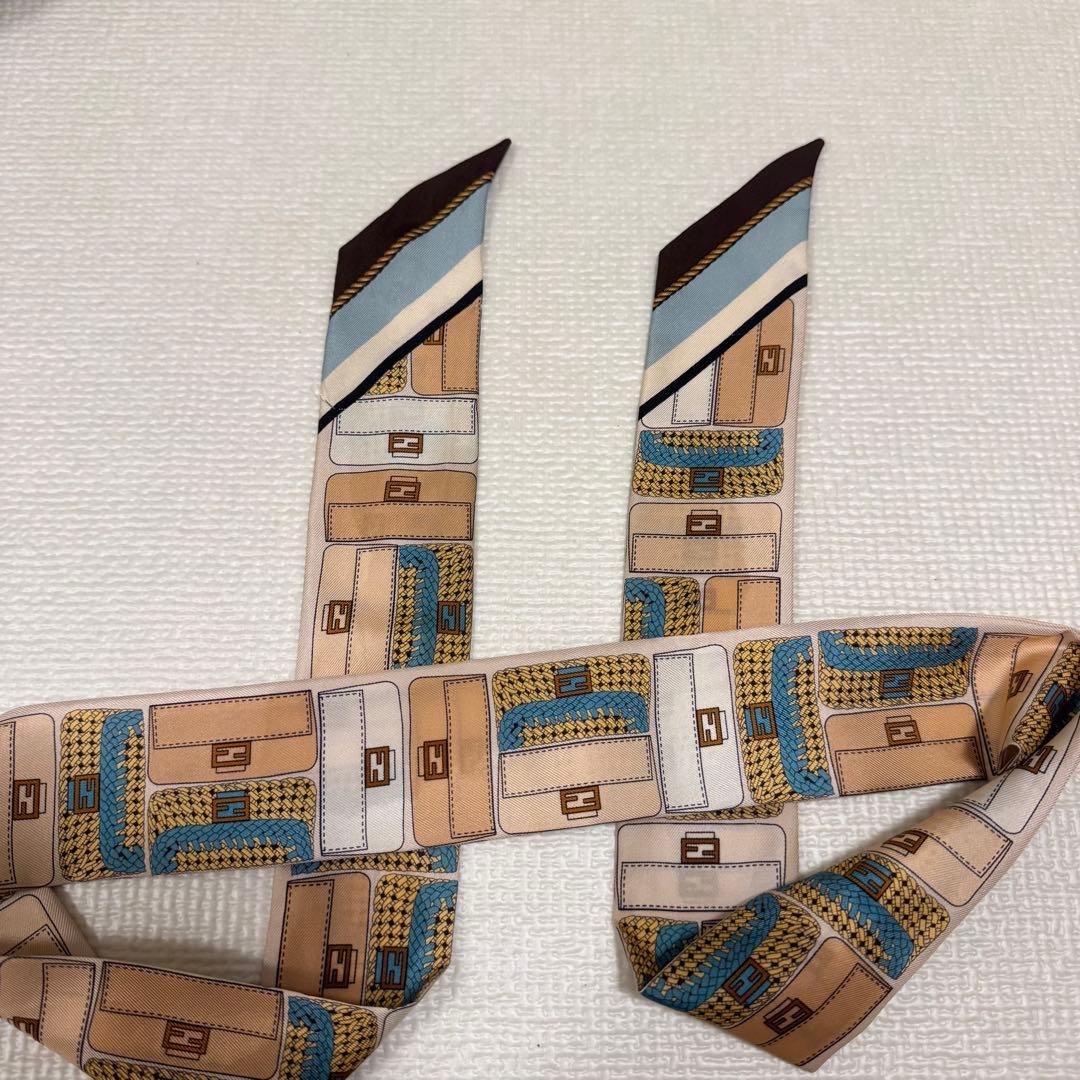 FENDI　フェンディ　マンマバケット柄　ラッピー　FFロゴ　ズッカ　スカーフ
