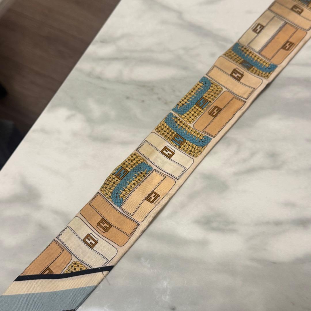 FENDI　フェンディ　マンマバケット柄　ラッピー　FFロゴ　ズッカ　スカーフ