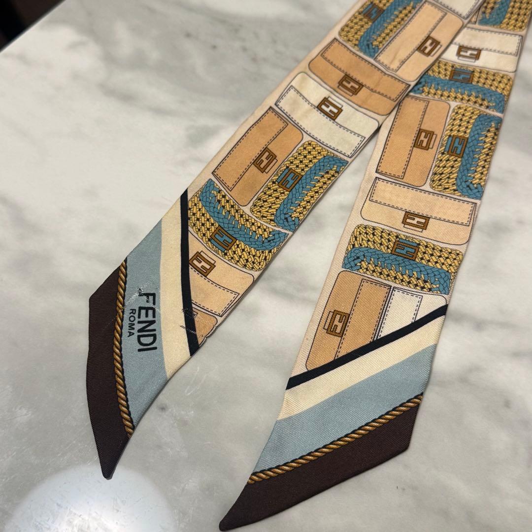 FENDI　フェンディ　マンマバケット柄　ラッピー　FFロゴ　ズッカ　スカーフ
