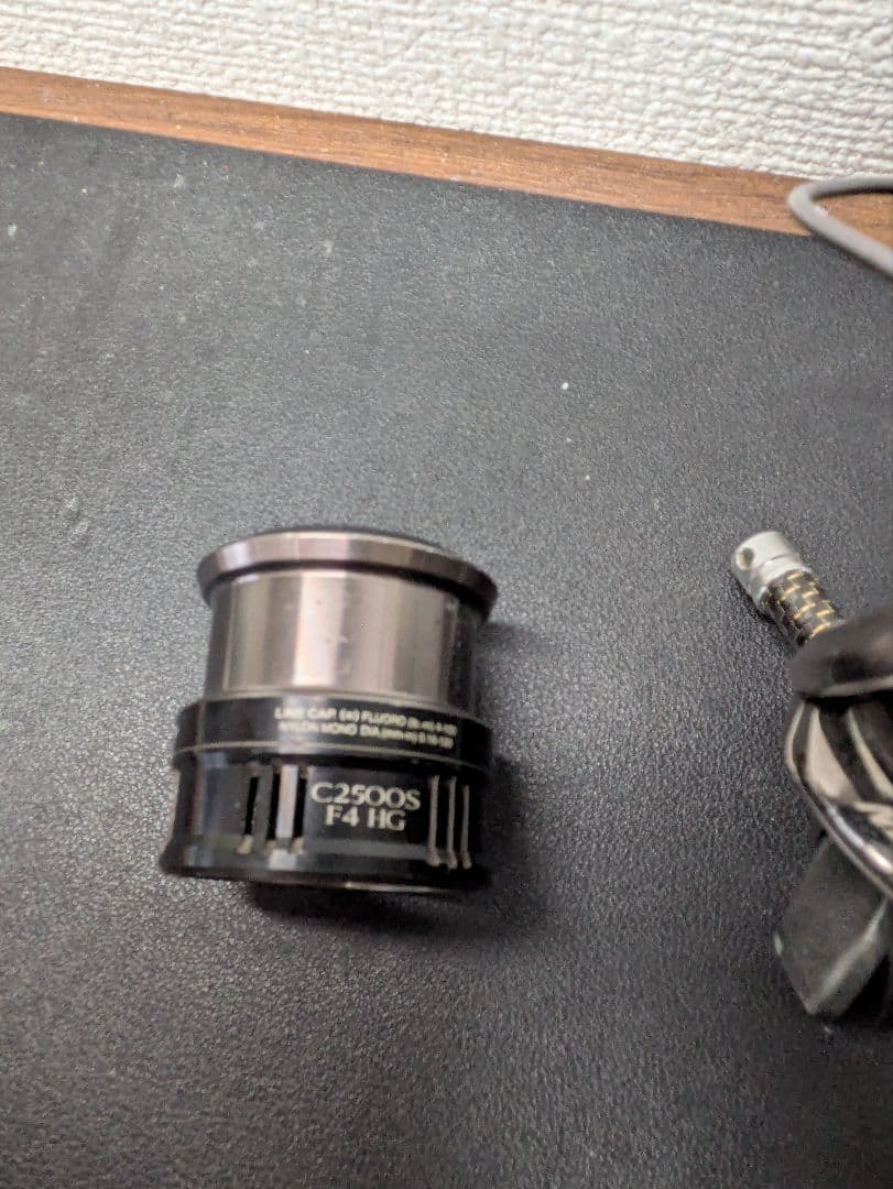 17コンプレックスci4+　C2500S F4 HG スピニングリール