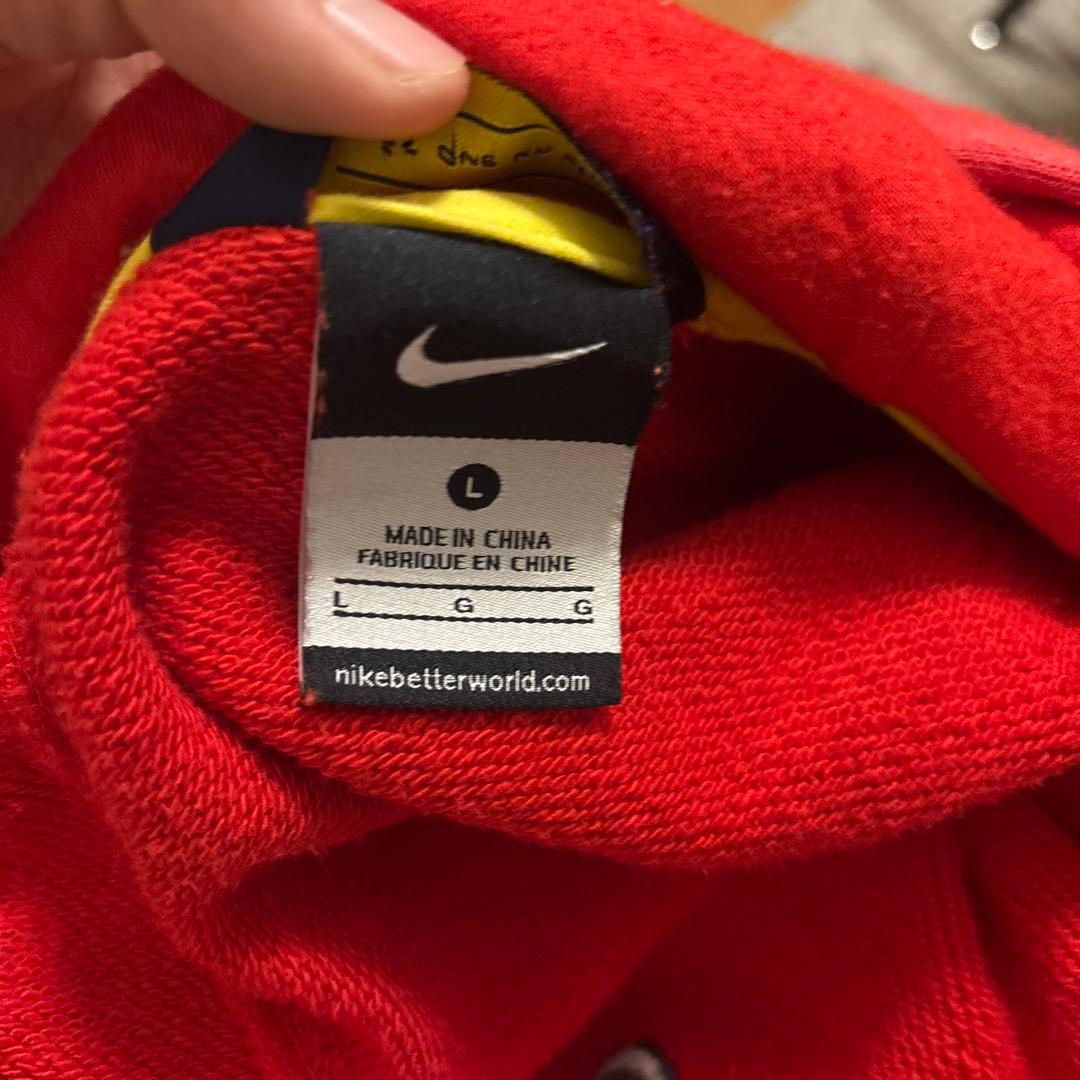希少 Nike FCバルセロナ フーディー 赤