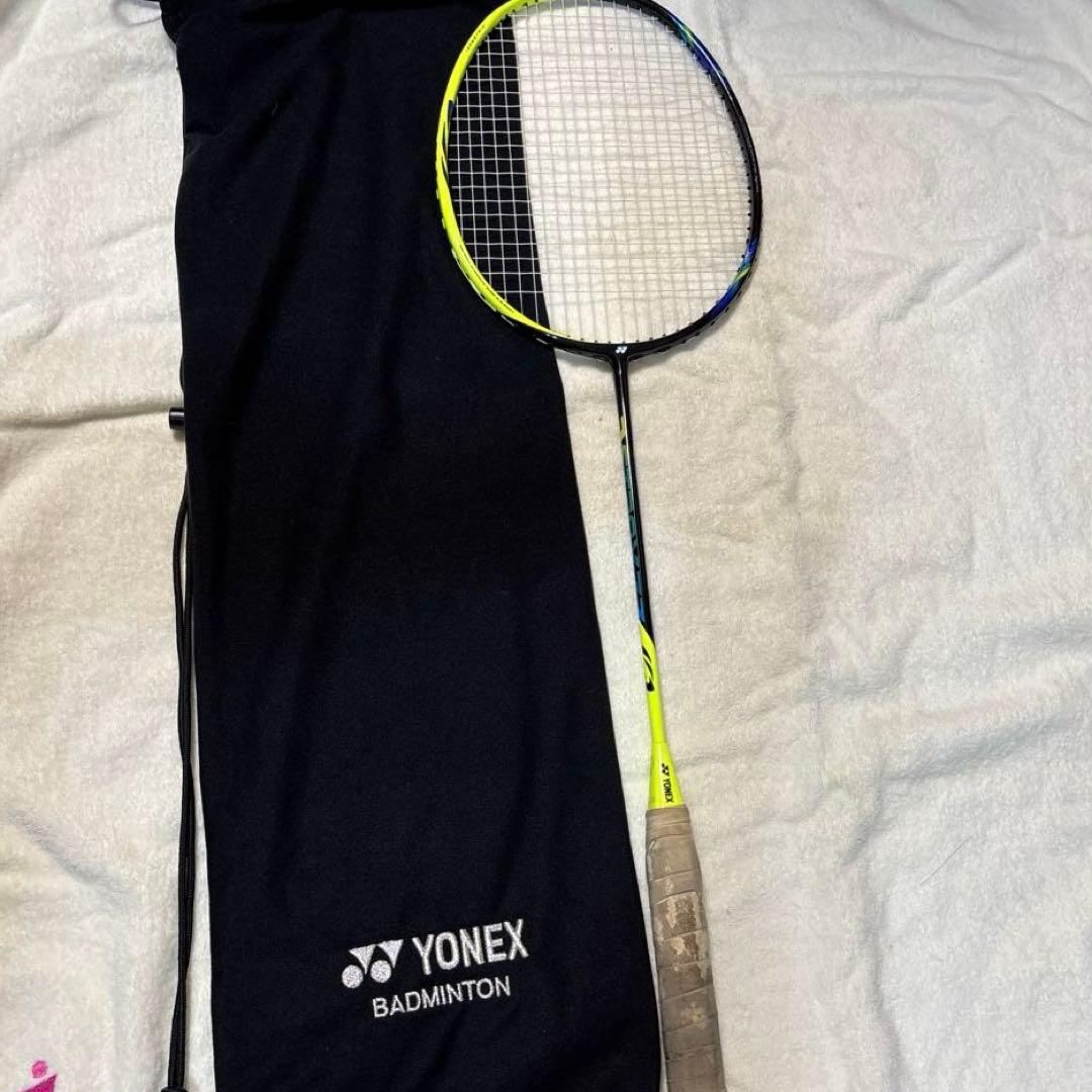YONEX ASTROX77 バドミントンラケット　ソフトケース付き