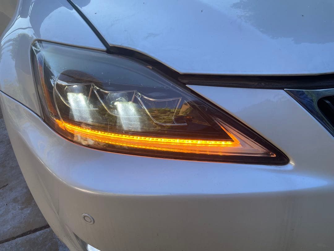 クレア　LEXUS IS250 ヘッドライト　左右　セット