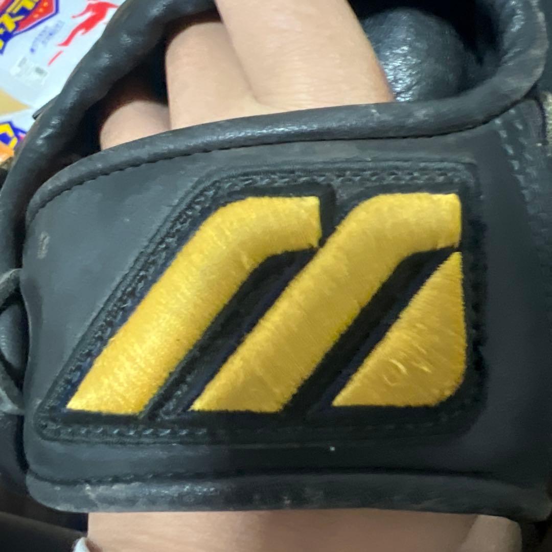 ✔*様 Mizuno 硬式野球グローブ 黒/金