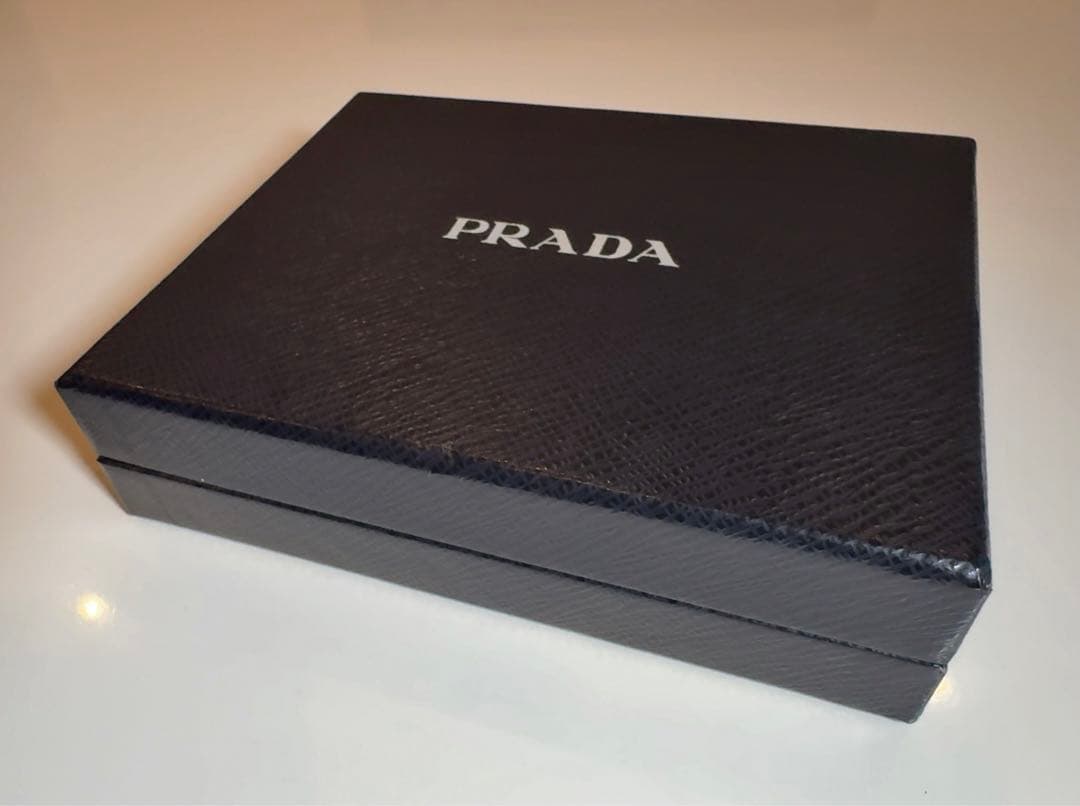 プラダPRADA⭐️ホワイトキーケース　未使用