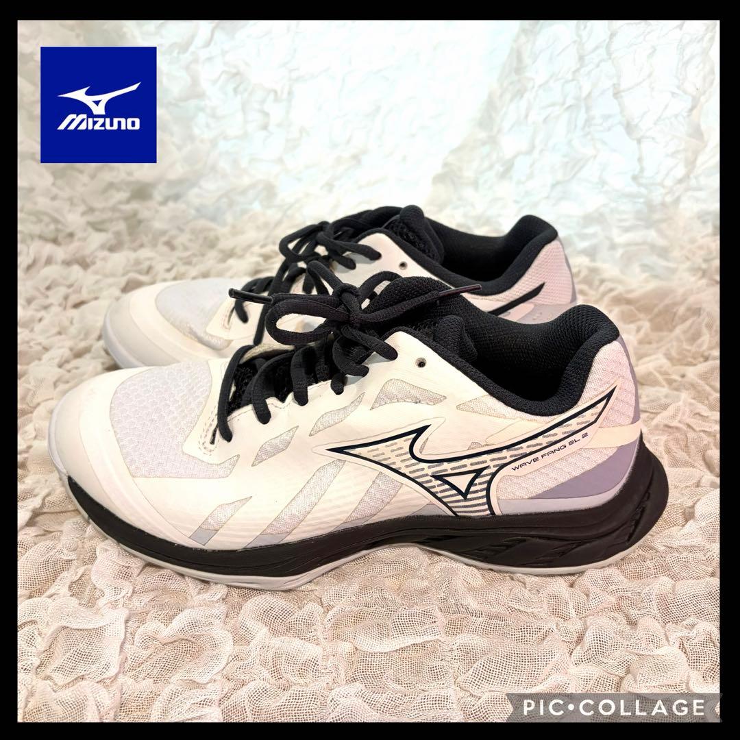 美品　Mizuno バドミントンシューズ ホワイト/ブラック