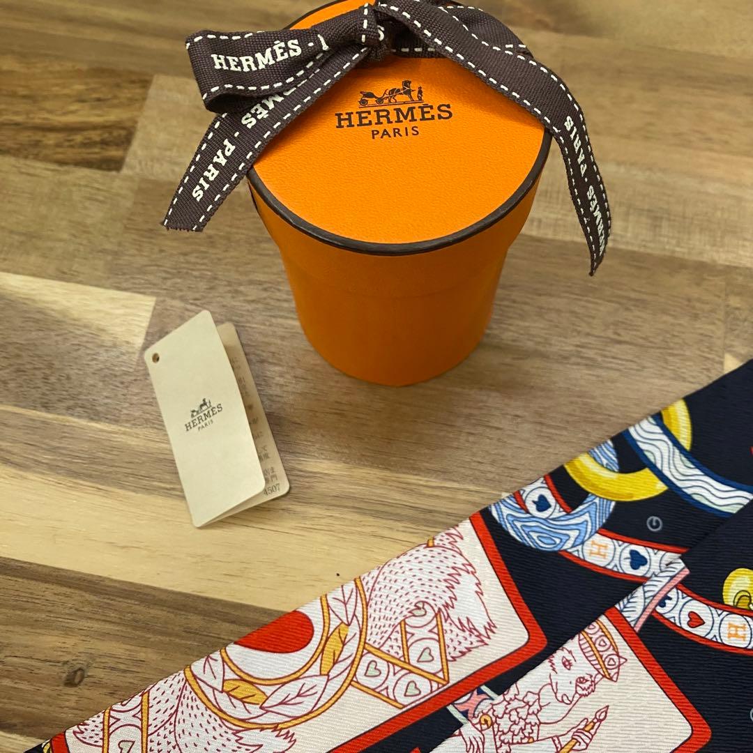 【新品未使用✨】 HERMES ハートのクイーン ツイリー スワロフスキー