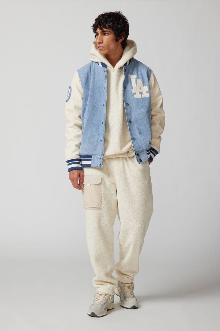 【激レア】LA限定　Los Angeles Dodgers ブルゾン　　Mサイズ