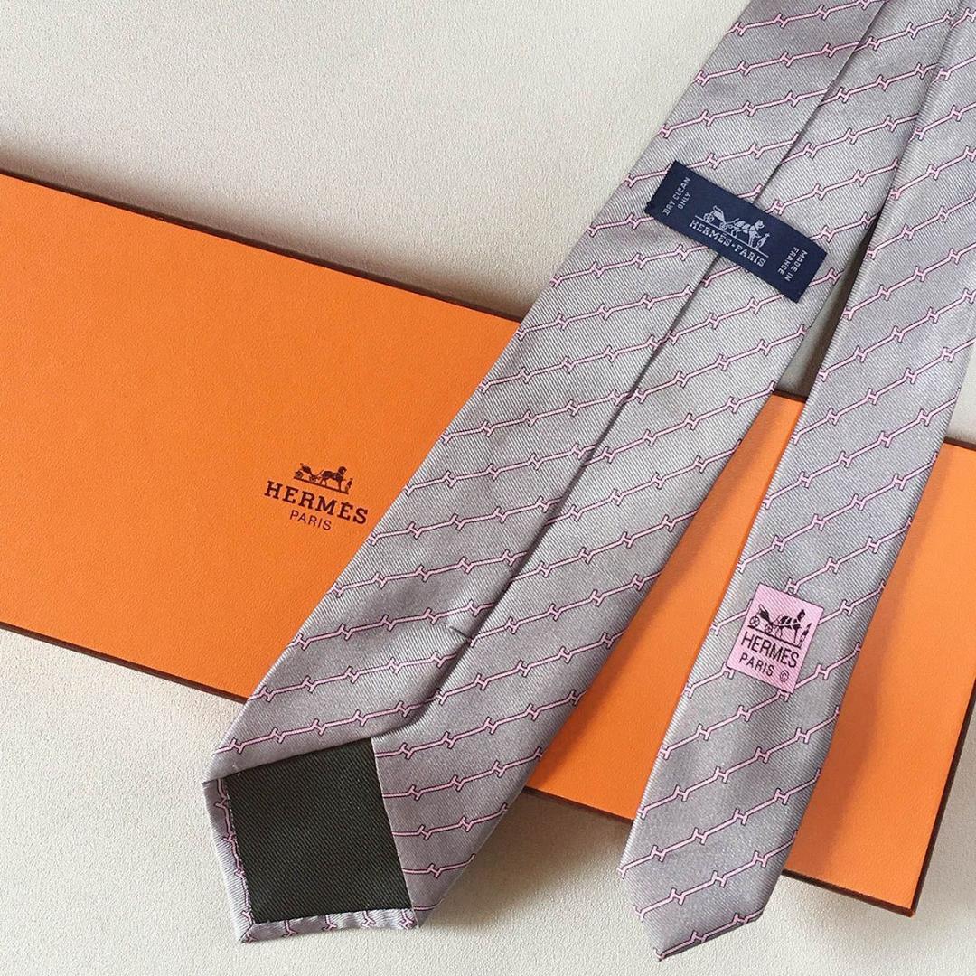 未使用級 エルメス HERMES ネクタイ シルク100% フランス製 グレー