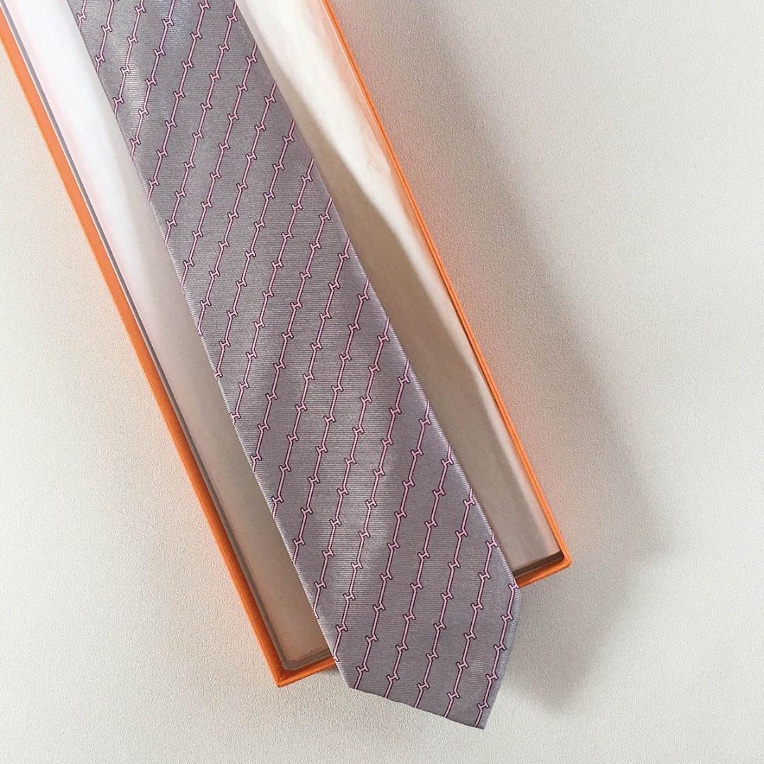 未使用級 エルメス HERMES ネクタイ シルク100% フランス製 グレー