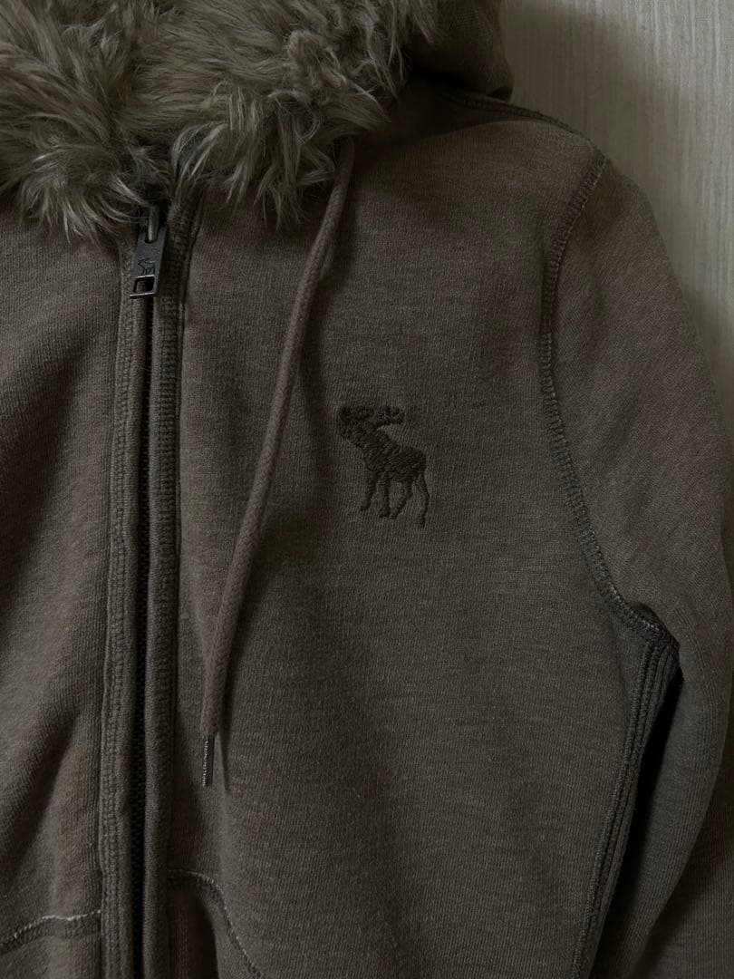 ABERCROMBIE AND FITCH Y2K ブラウンファー付きパーカー