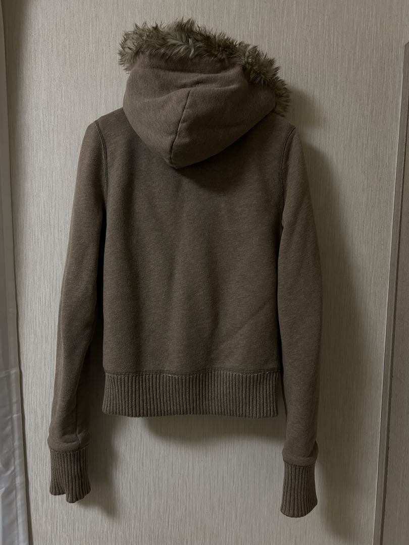 ABERCROMBIE AND FITCH Y2K ブラウンファー付きパーカー