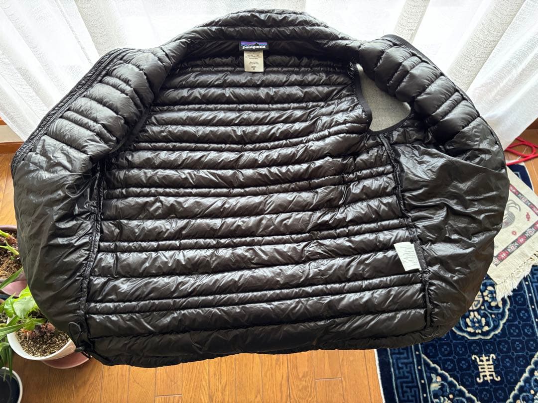 Patagonia ウルトラライトダウン ベスト ＸS バック付 ブラック