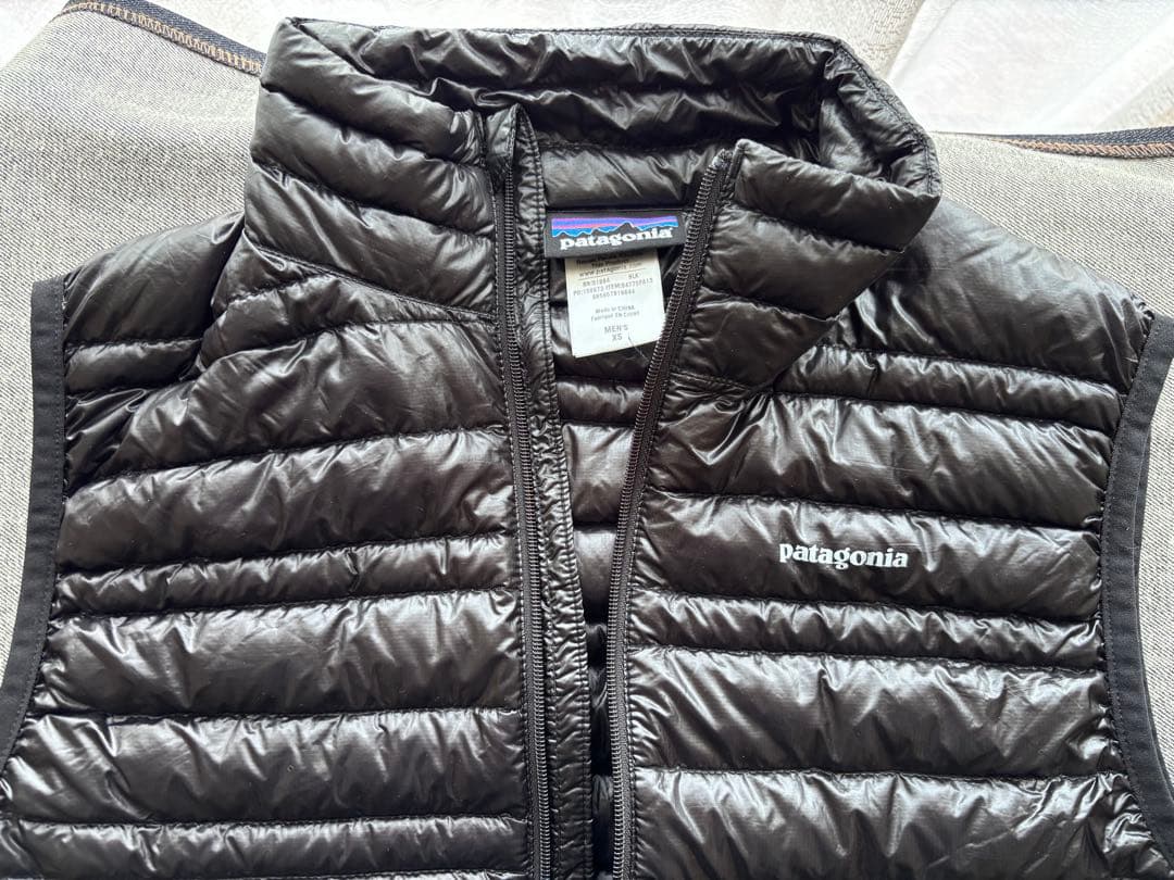 Patagonia ウルトラライトダウン ベスト ＸS バック付 ブラック