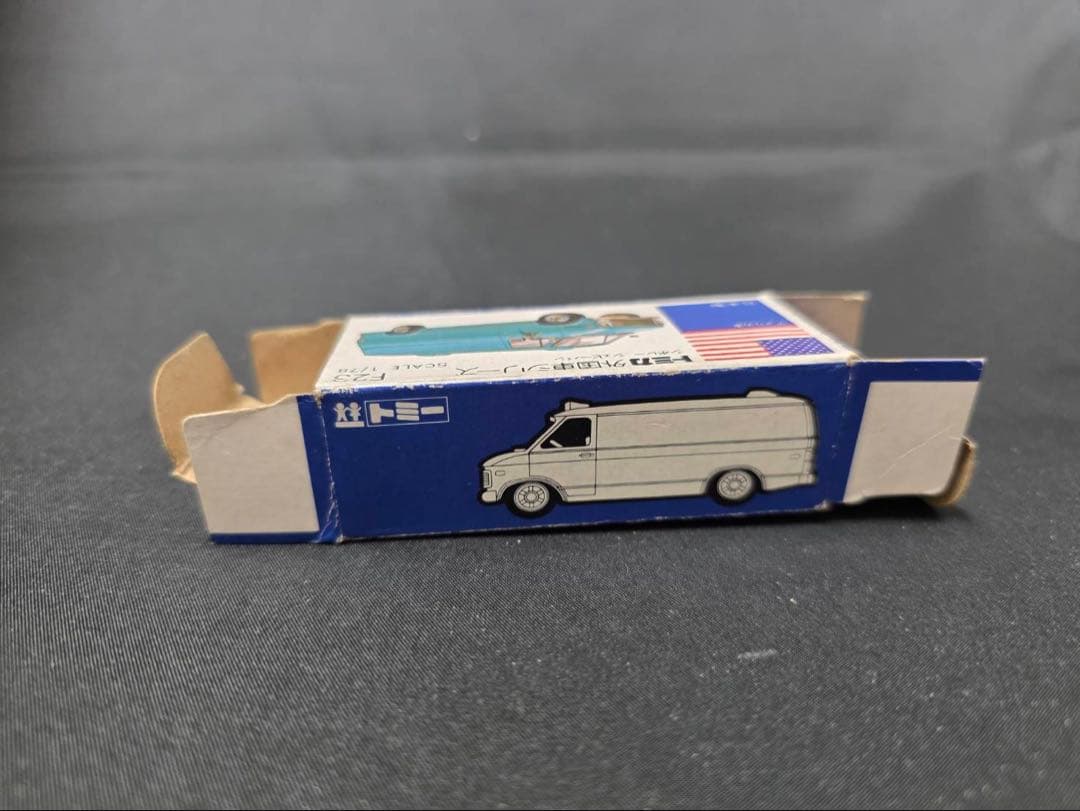 トミカ青箱F23シボレーシェビーバン(日本製) ギフト単品。