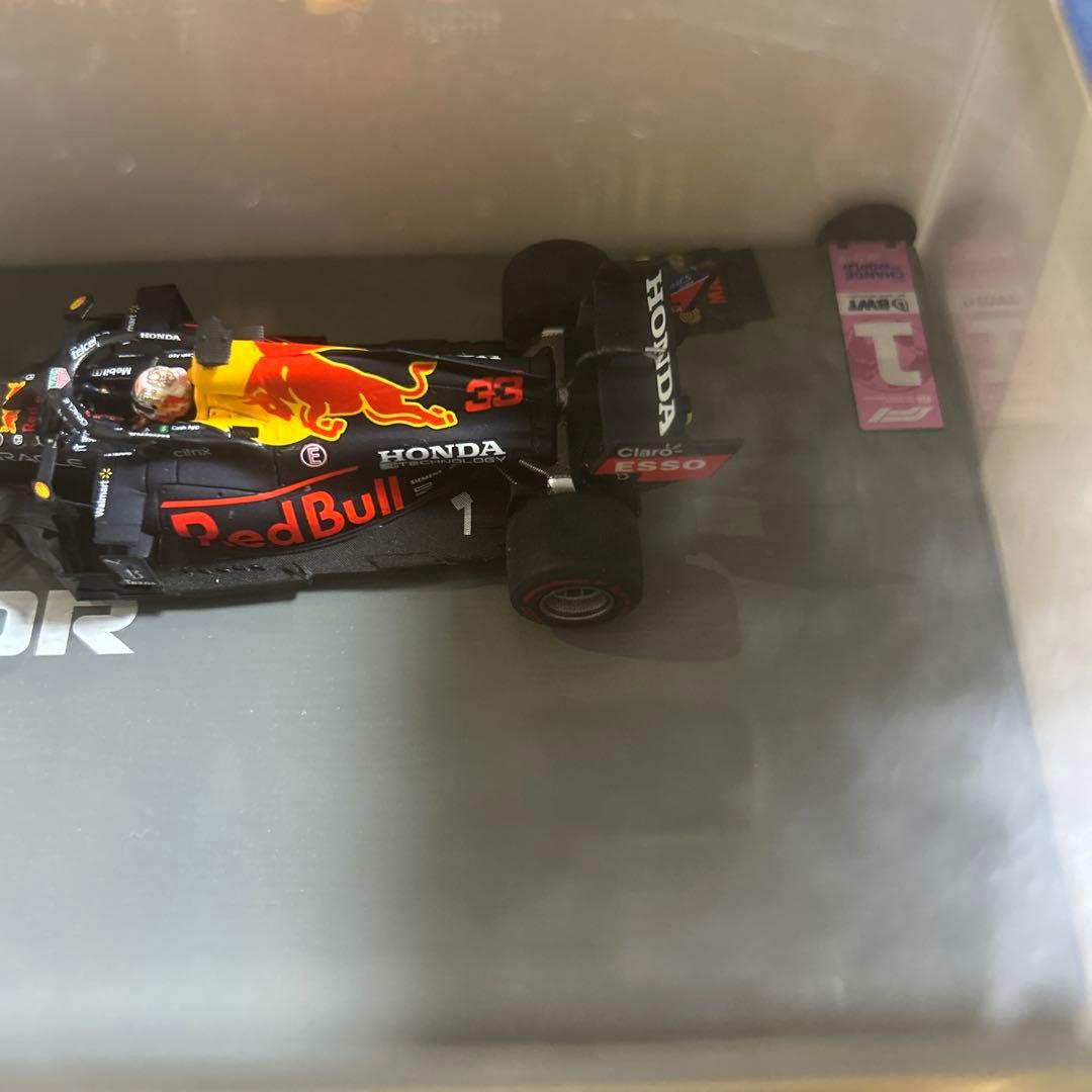 ミニカー Red Bull Racing RB16B Max Verstappen
