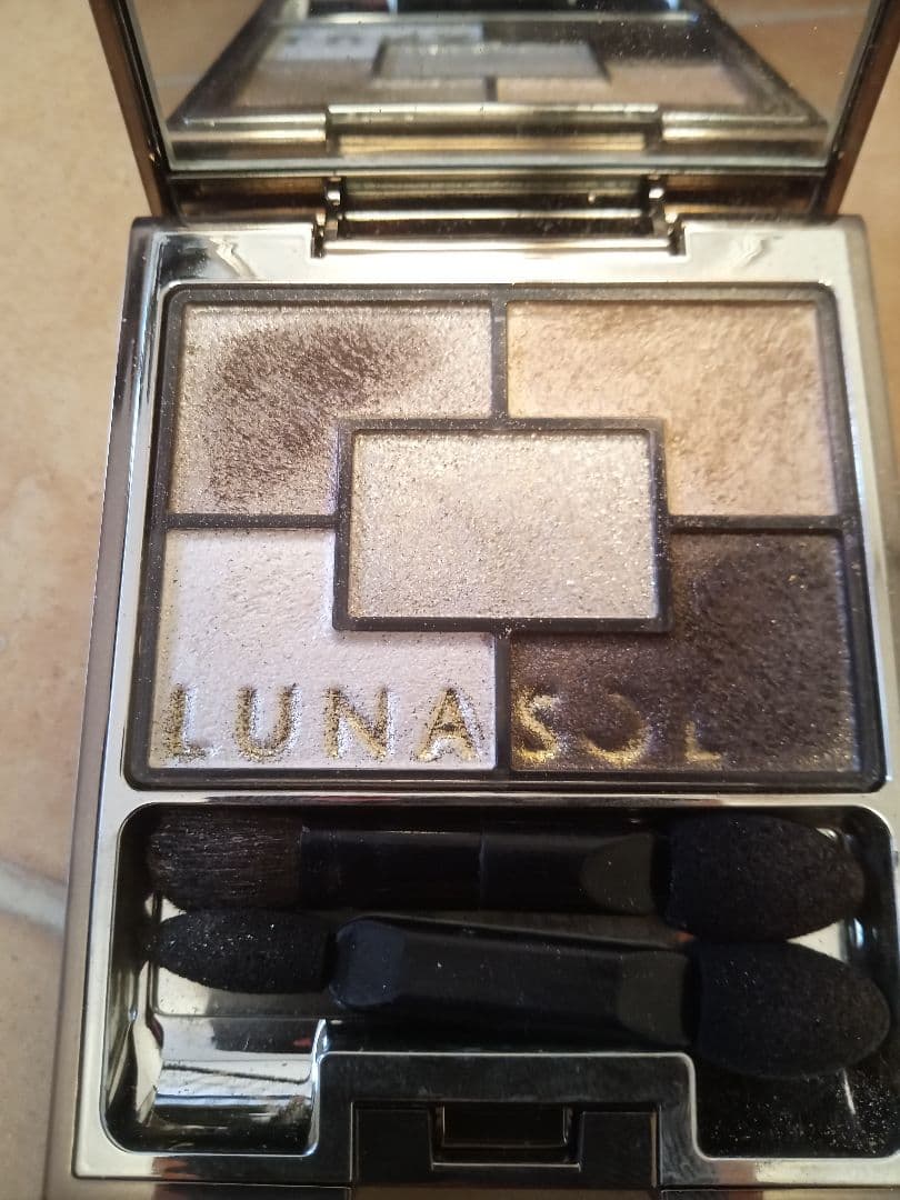 【かひぃ】LUNASOLルナソル　パーティアイズ４種類