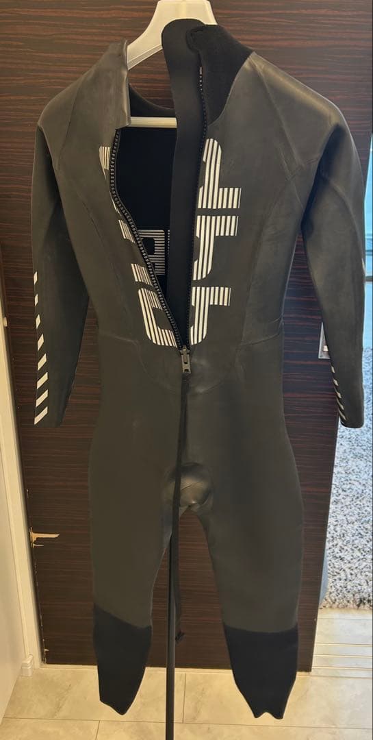 dhb ウェットスーツ