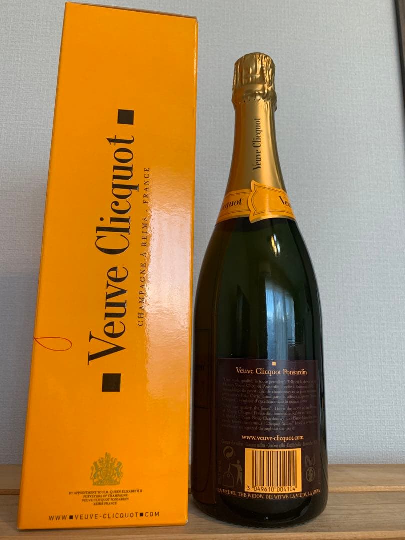 Veuve Clicquot Brut シャンパン 750ml 箱入り