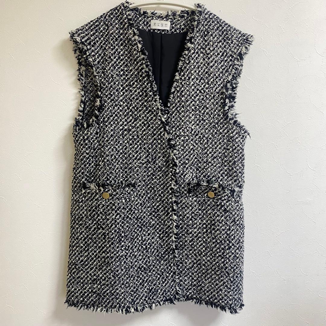 さくらんぼ様美品　PLST プラステ　Mサイズ　ツイードミドルジレ　　金ボタン
