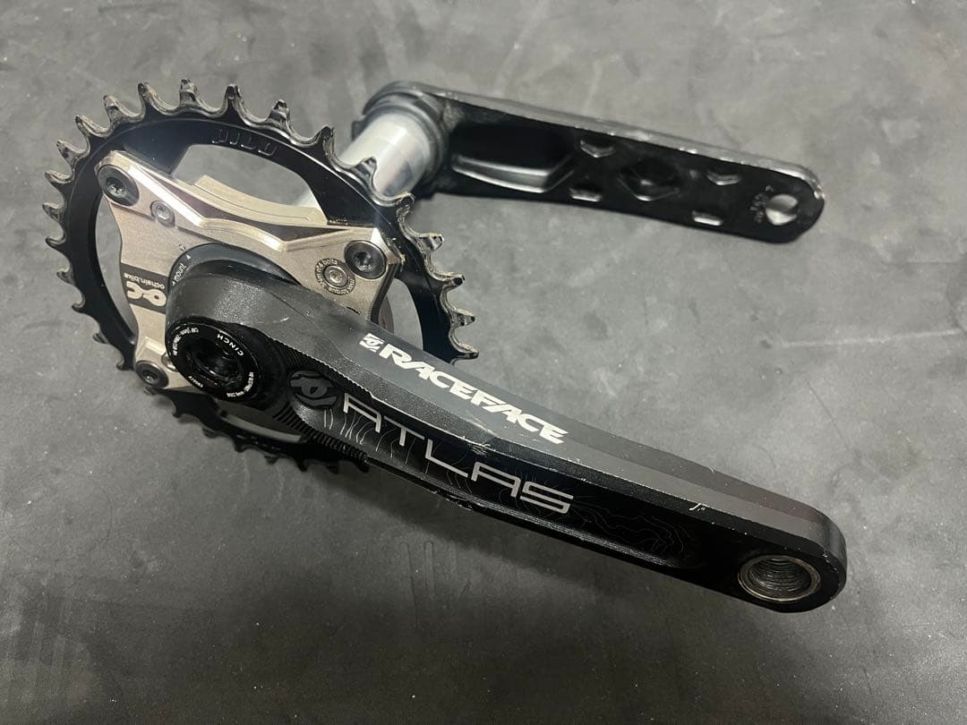 O chain Raceface Atlas クランク DH 30mm シャフト
