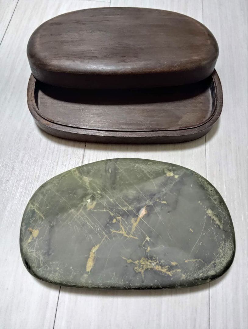 端渓硯 ◆旧老坑水巖・魚脳砕凍・胭脂暈・金綫の極美石◆坑仔巖旧坑◆唐木箱◆ 九吋