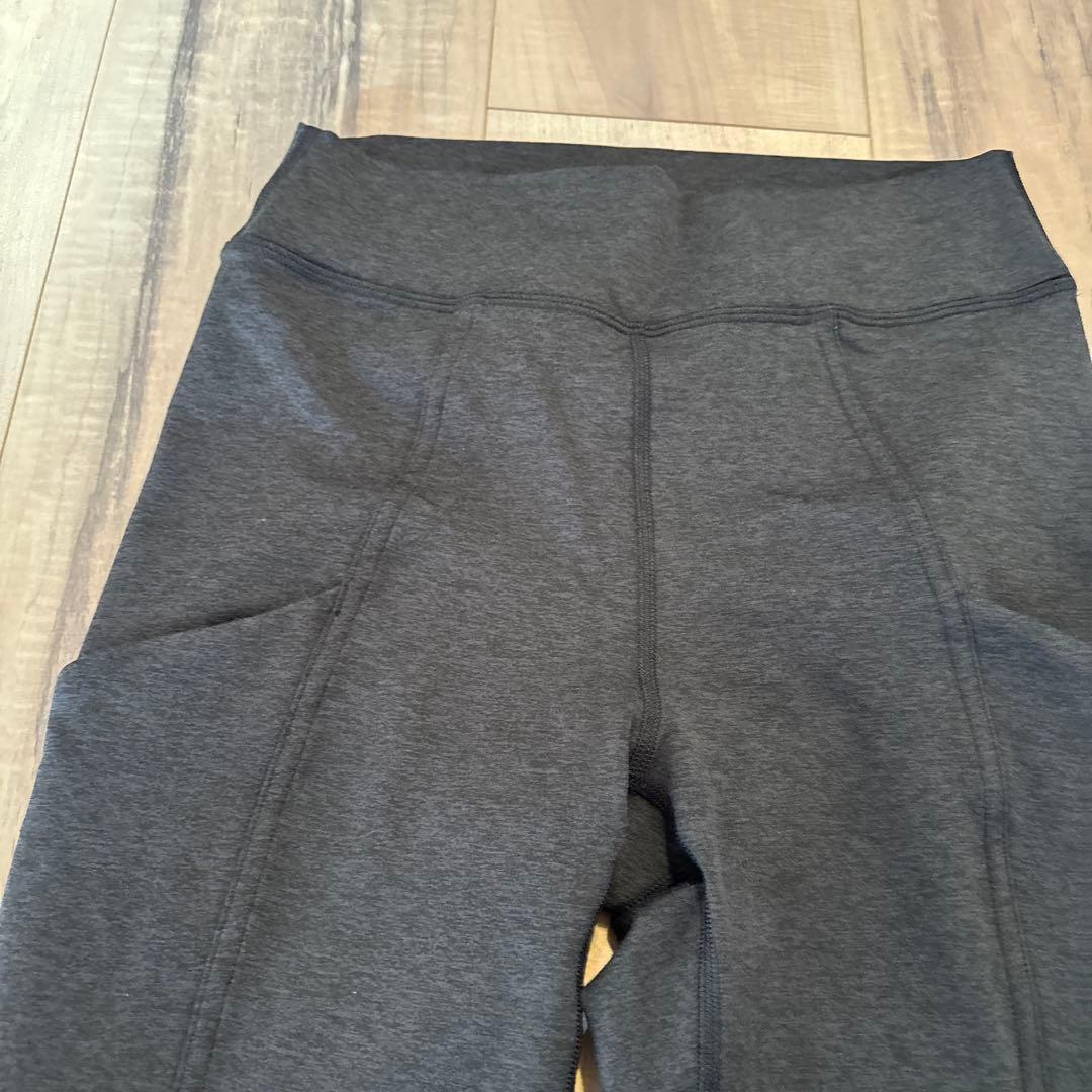 ポケット付き　ヨガパンツ　グレー
