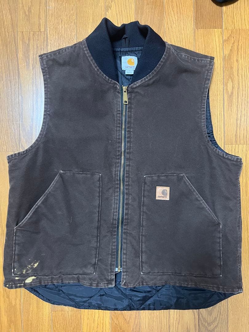 Carhartt ダークブラウン ダウンベスト