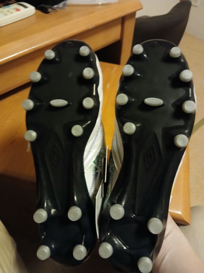 サッカースパイク アクセレイターフラッシュV2