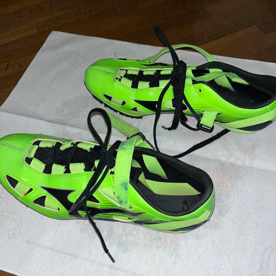 《2週間ほど使用》27センチMizuno スパイクシューズ 蛍光グリーン