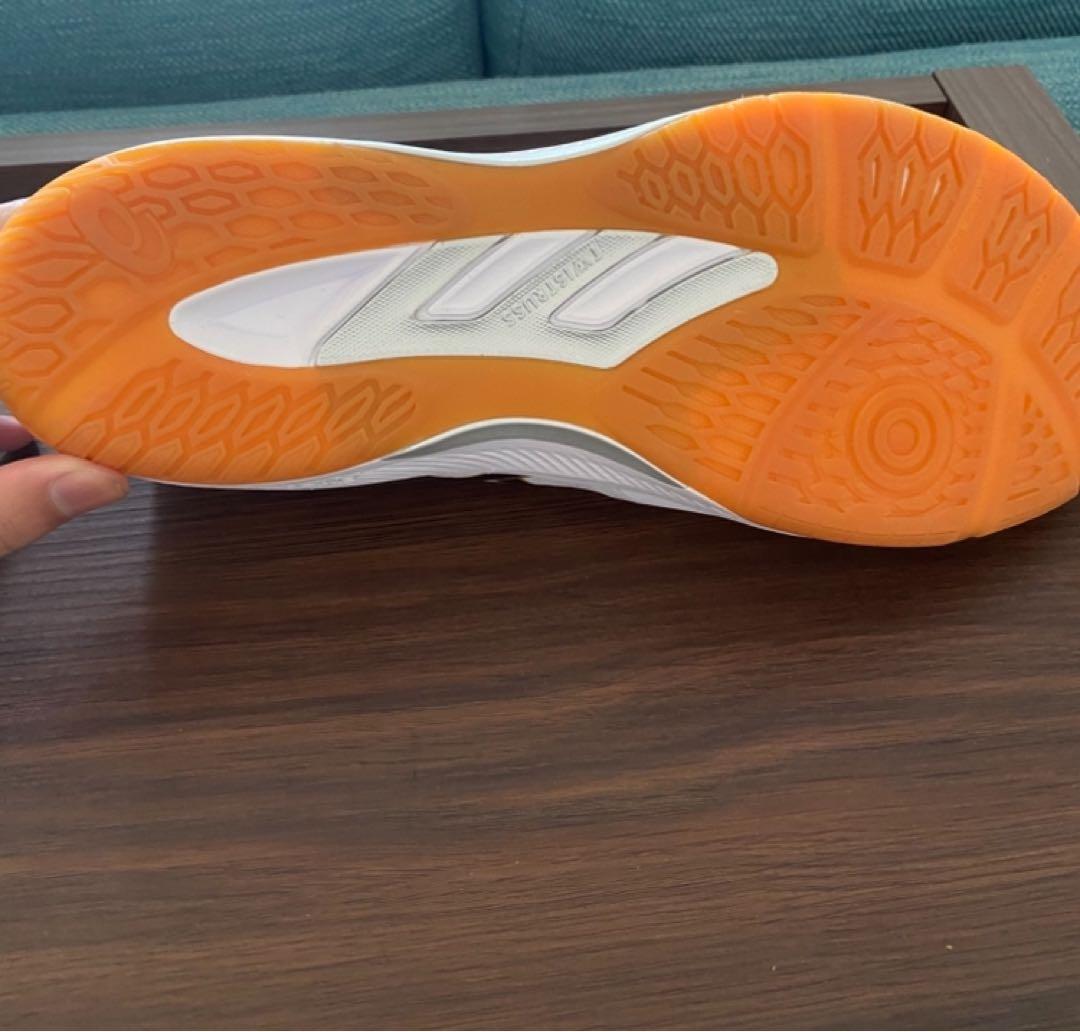 未使用ブランドASICSホワイト＆ブラック JAPANモデルバレーボールシューズ