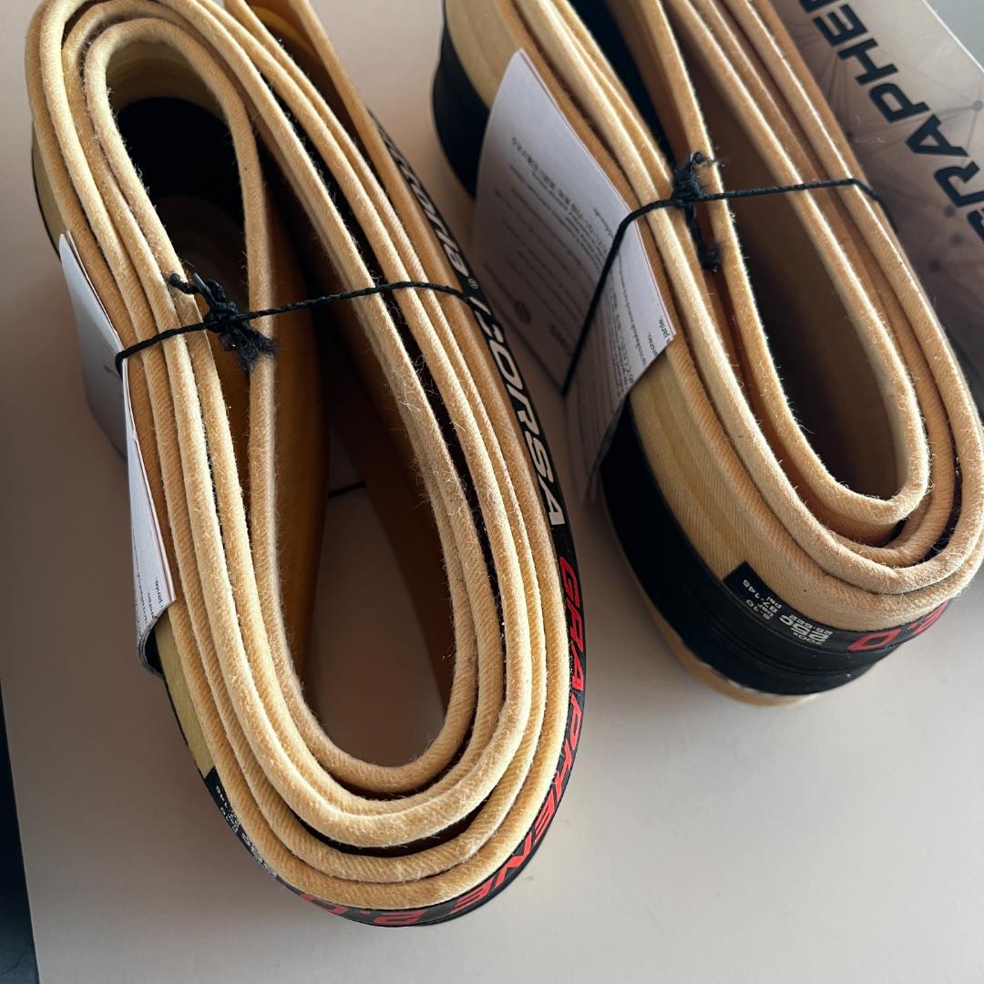 Vittoria Corsa Graphene 2.0 700x25C コルサ