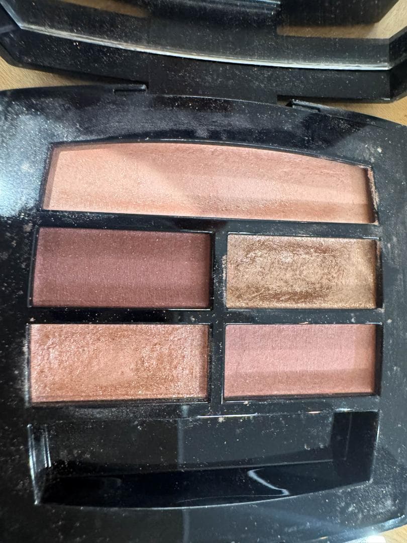 CHANEL ファンデーション、アイシャドウ、フェイスパウダー3点