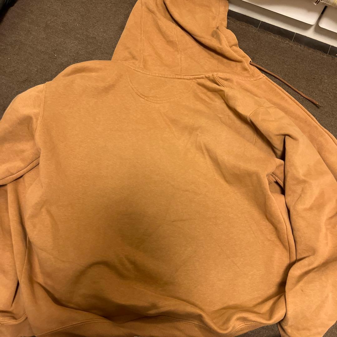 Carhartt ブラウン フルジップフーディ