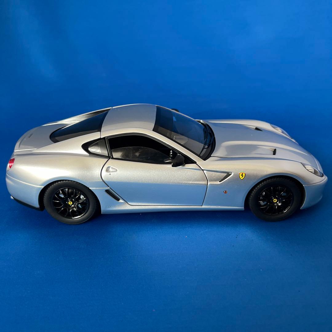 エリート　1/18 フェラーリ599 GTB フィオラノ　ALUMINUM