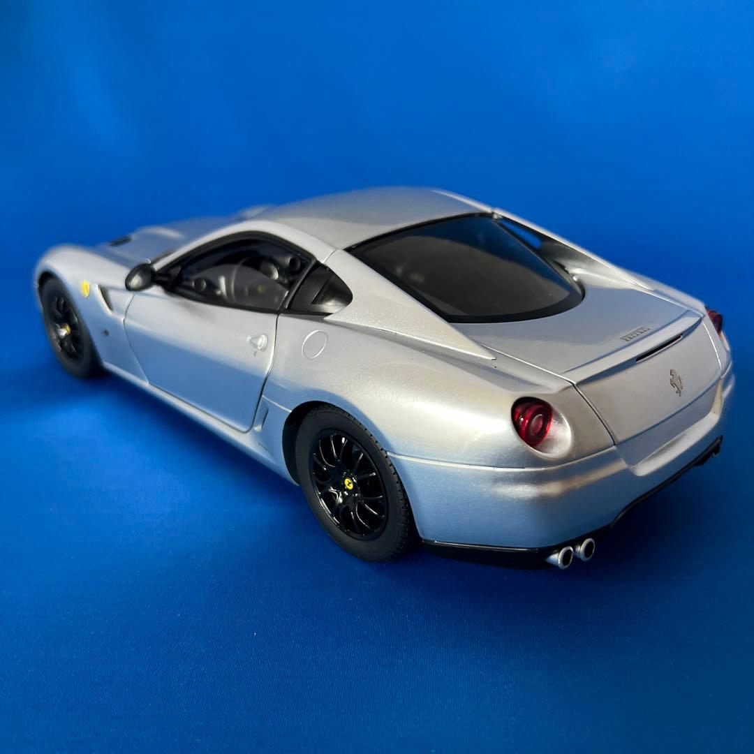 エリート　1/18 フェラーリ599 GTB フィオラノ　ALUMINUM