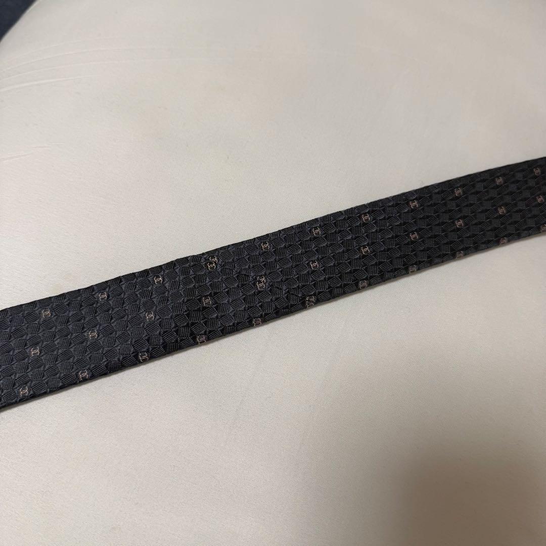 CHANEL グレー ネクタイ ハニカムパターン シャネル ココマーク