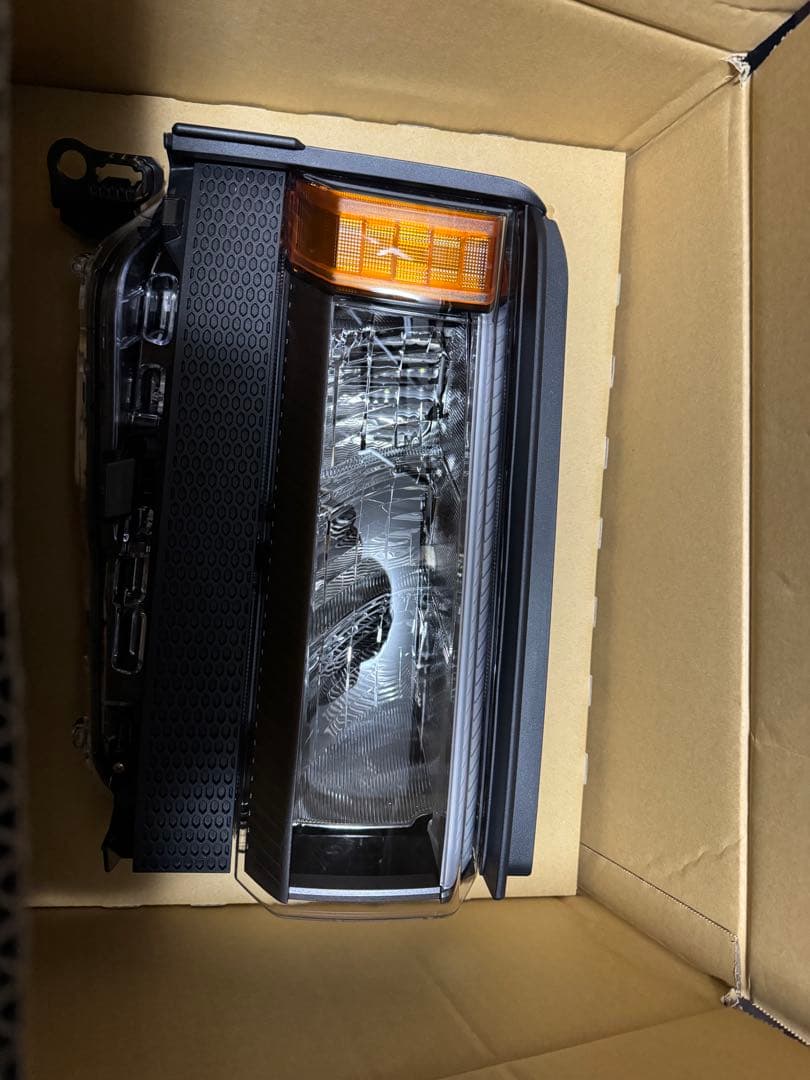【新品】ランドクルーザー 250 純正角目ヘッドライト 左右セット