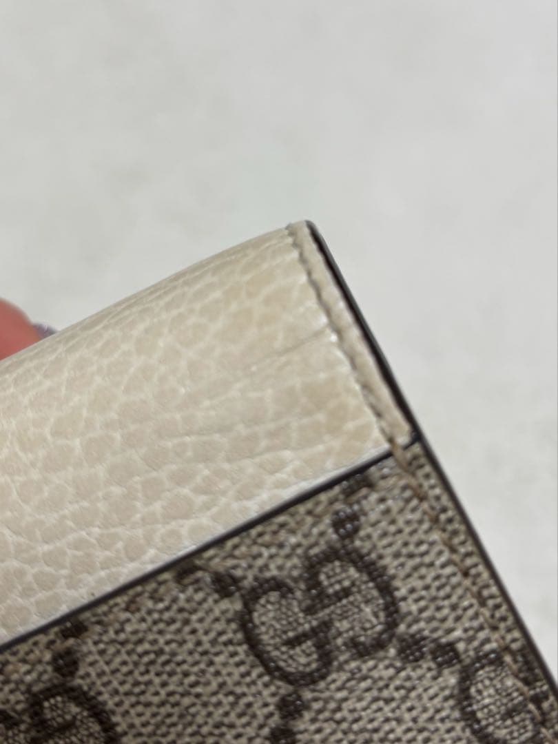 Gucci GGロゴ ベージュレザーキーケース　箱付き