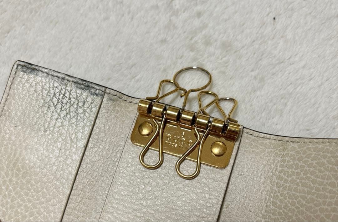 Gucci GGロゴ ベージュレザーキーケース　箱付き