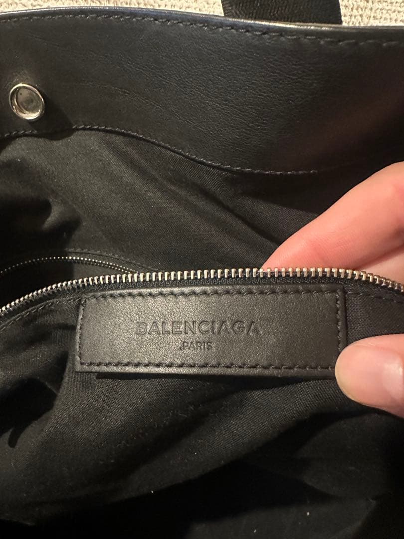 BALENCIAGA ブラックレザートートバッグ
