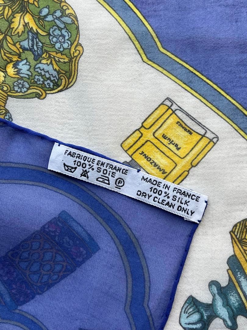 【新品未使用】HERMÈS 香水ボトル　スカーフ　プチカレ40 シルク100%